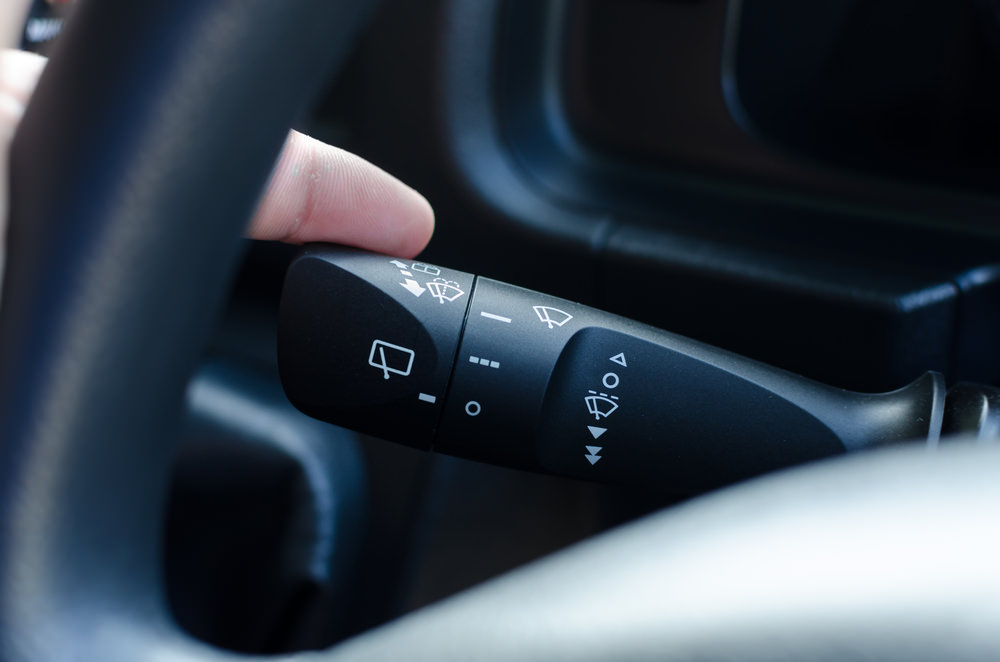 How Does the Turn Signal Switch Know to Reset When My Car Stops Turning